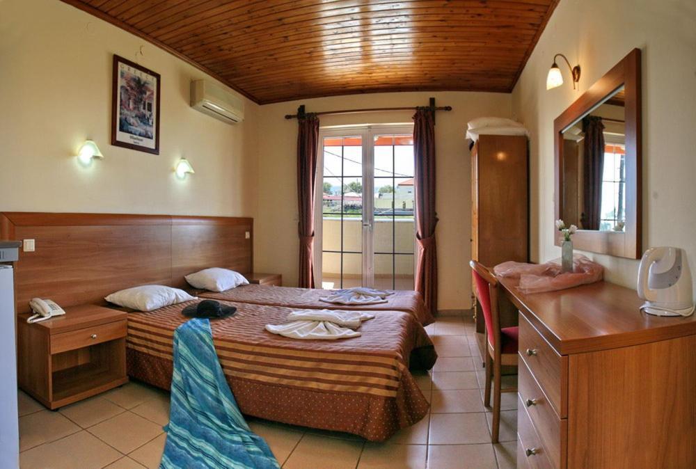 Anaxos Hotel Экстерьер фото