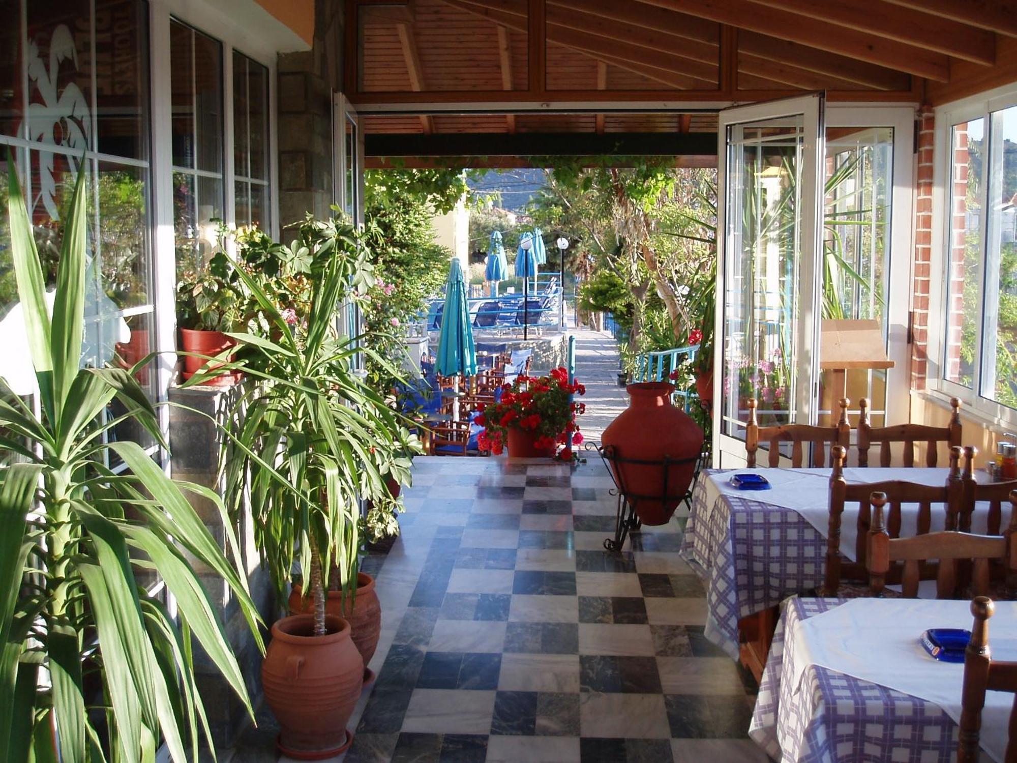 Anaxos Hotel Экстерьер фото